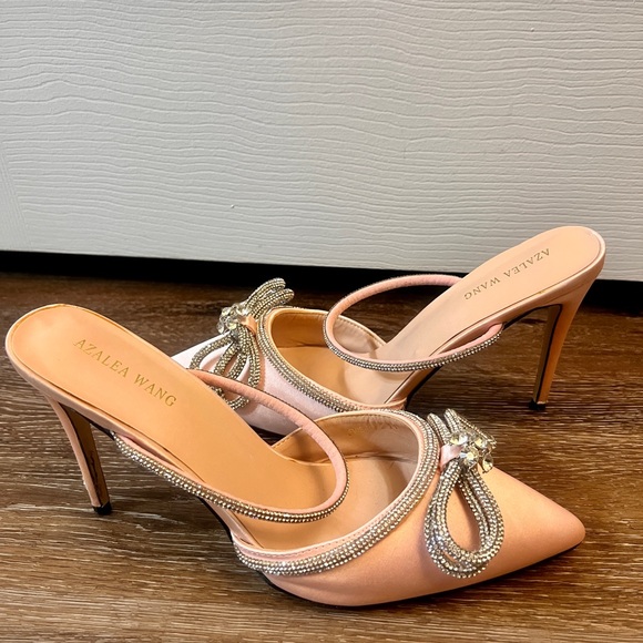 Azalea Wang Evie Stiletto Mule Pumps w/ Rhinestone Bow - Picture 2 of 3